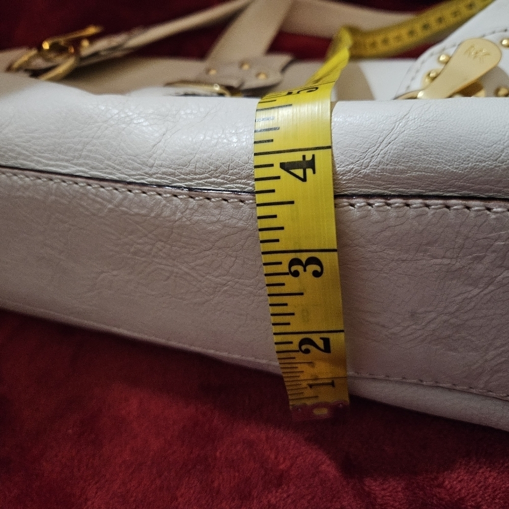 Michael Kors White Berkley Shoulder Bag - Picture 11 of 16
